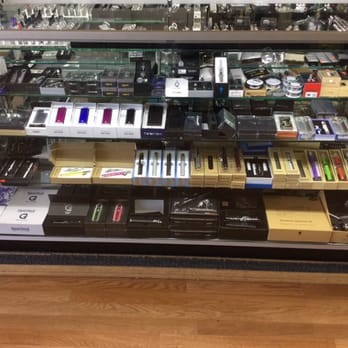 Hollywood Smoke Shop - Tobacco Shops Near Me - San Pablo, California