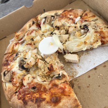 Pizza Supreme - Garlic Chicken Deluxe Pizza Garlic personal size - Pizza Near Me - West Covina, California Pizza Supreme - Garlic Chicken Deluxe Pizza Garlic personal size - Pizza Near Me - West Covina, California