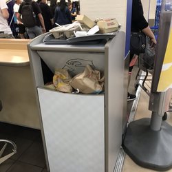 McDonald's - Full garbage