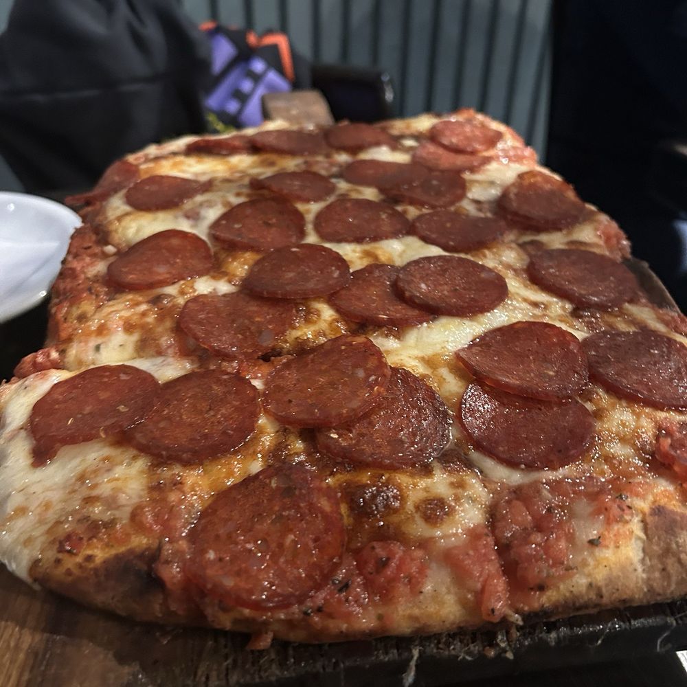 Güerrín - Pepperoni pizza - Pizza Near Me - Buenos Aires, C Güerrín - Pepperoni pizza - Pizza Near Me - Buenos Aires, C