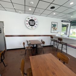 World Burgers - Dinning Room