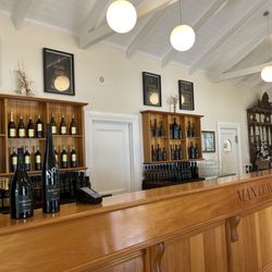 Man O' War Bay - Wine tasting bar