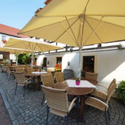 Weinhaus Schuh - Weinrestaurant und Pension "Zur Bosel"