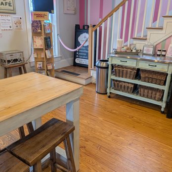 Cupcake Heaven  - Desserts Near Me - Haymarket, Virginia