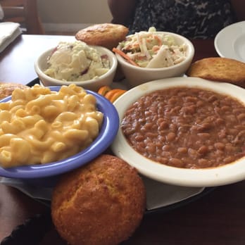Cali BBQ - Tailgater: Mac and Cheese, Wedding BBQ Beans, Cole Slaw, Potato Salad, Jalapeño Cheddar Corn Bread - Barbeque Near Me - Spring Valley, California