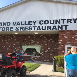 Grand Valley Country Store and Restaurant - Entrance