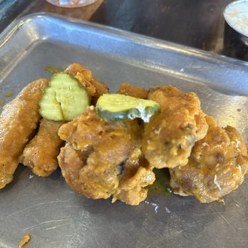 Birdhouse Wingerie & Bar - Wings - Chicken Wings Near Me - Dollard-des-Ormeaux, Quebec