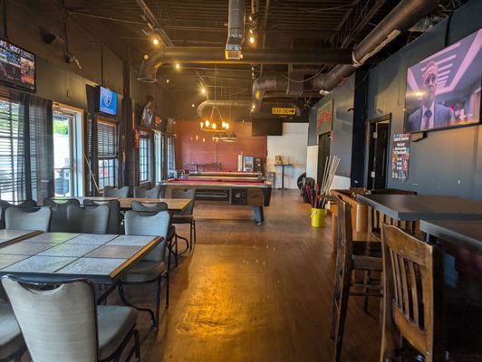 Gilly's Sports Bar by null