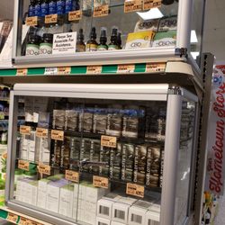 Dierbergs Markets - CBD Display