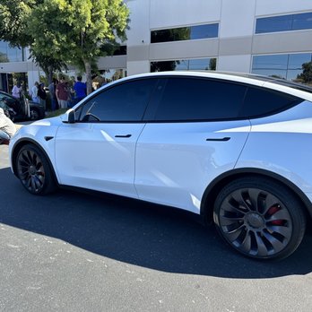 Z Auto Glass & Tint - Windshield Installation & Repair Near Me - Murrieta, California Z Auto Glass & Tint - Windshield Installation & Repair Near Me - Murrieta, California