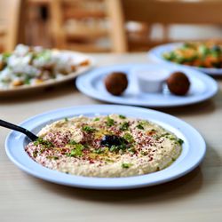 Minna Mediterranean Restaurant - Hummus and more