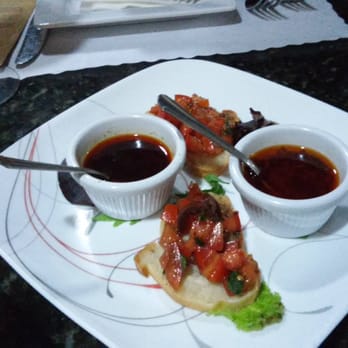 Astorino's - Tapas de tomatito freso, son un 'mientras' llega la comida :) - Italian Near Me - Tijuana, BCN Astorino's - Tapas de tomatito freso, son un 'mientras' llega la comida :) - Italian Near Me - Tijuana, BCN