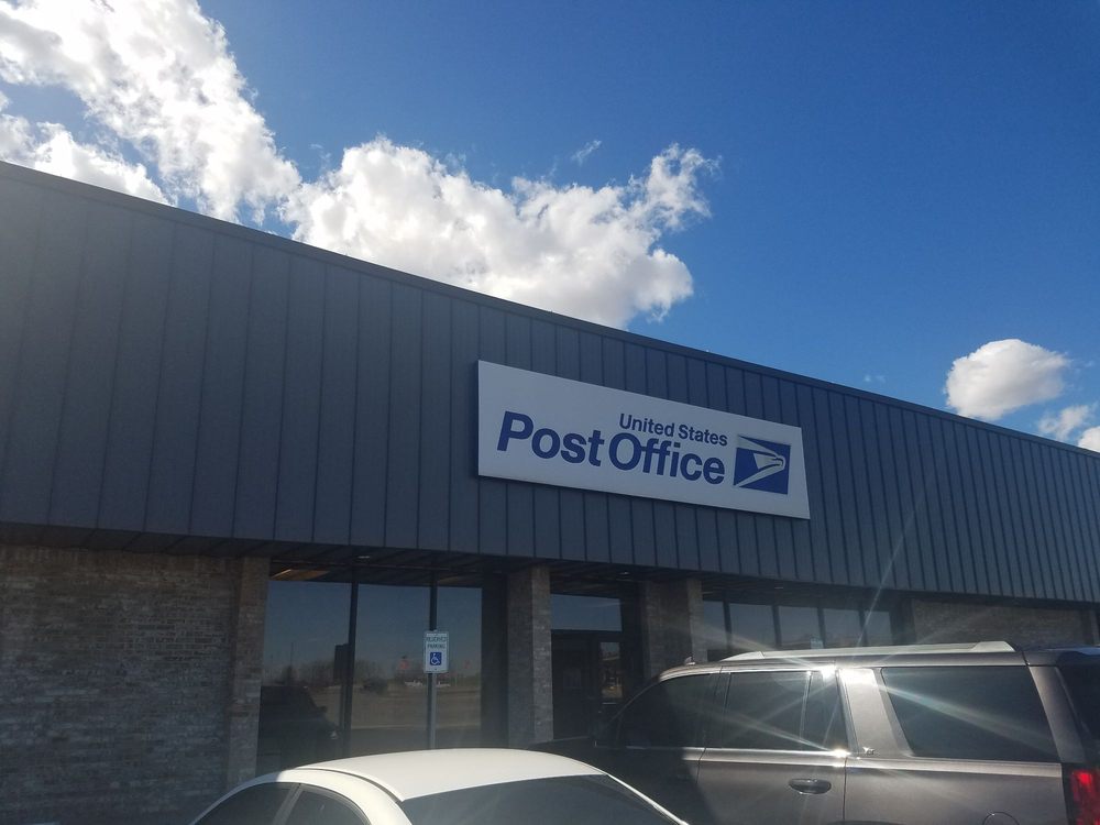 UNITED STATES POST OFFICE MOORE Updated August 2024 601 S I35