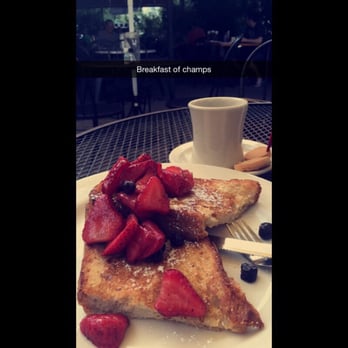 Empire Cafe - Strawberry French toast with coffee - Breakfast & Brunch Near Me - Houston, Texas
