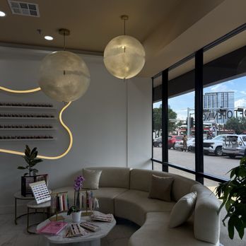 Vogue Nail Bar - Nail Salons Near Me - Dallas, Texas