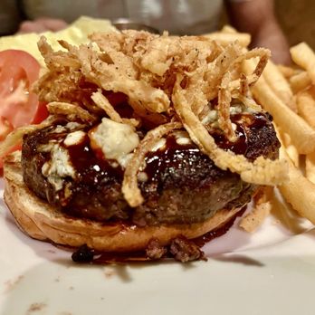 Harris Ranch Resort - Ribeye burger - American Near Me - Coalinga, California