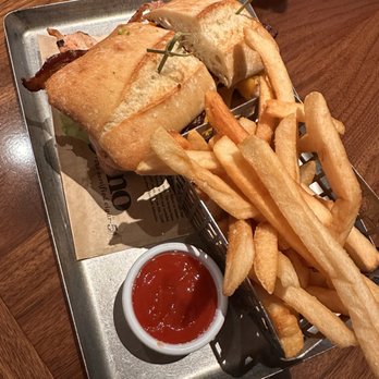 Café Central - Chicken club - American Near Me - Reno, Nevada