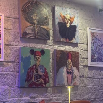 Hengry - Awesome decor - Chinese Near Me - Alhambra, California