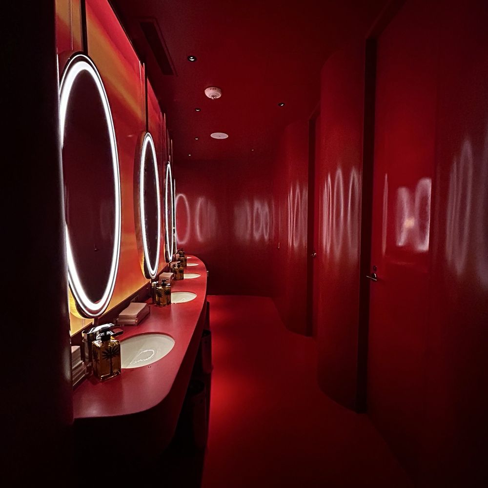 Obvio - Bathroom - Lounges Near Me - New York, New York Obvio - Bathroom - Lounges Near Me - New York, New York