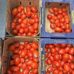 Rotten Tomatoes being sold at Aldi Store #30, Chicago, Illinois.