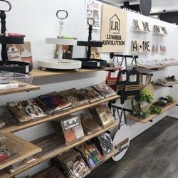 Quintons Crafthouse - Handcrafted wooden home decor.