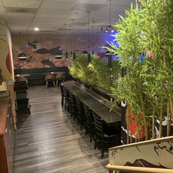 Oishii Mika Sushi - Beautiful decor - Sushi Bars Near Me - Portland, Oregon