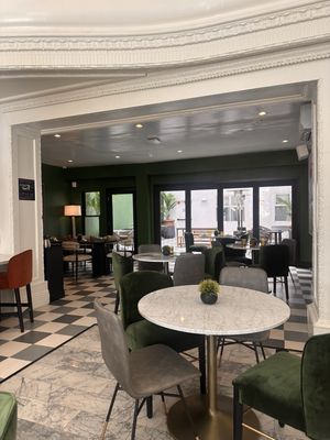 Carlotta's Cocktail & Wine Bar by null