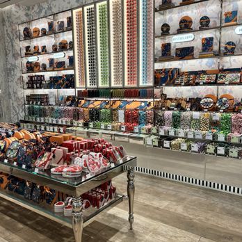 Venchi - Chocolatiers & Shops Near Me - Boca Raton, Florida