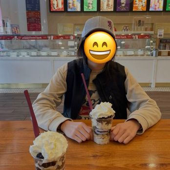 Häagen-Dazs - Midnight Cookies & Cream Dazzler Sundae - Ice Cream & Frozen Yogurt Near Me - Mt. Juliet, Tennessee Häagen-Dazs - Midnight Cookies & Cream Dazzler Sundae - Ice Cream & Frozen Yogurt Near Me - Mt. Juliet, Tennessee
