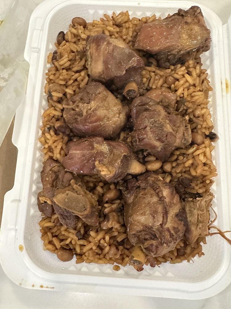 Annie's Hot On D Spot Roti Shop