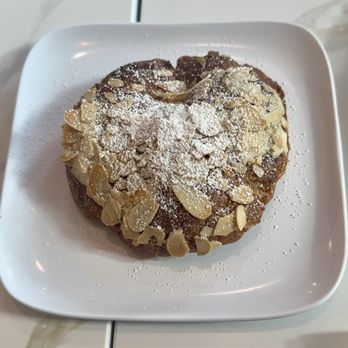 Amara Chocolate & Coffee - Almond Croissant - Coffee & Tea Near Me - Pasadena, California