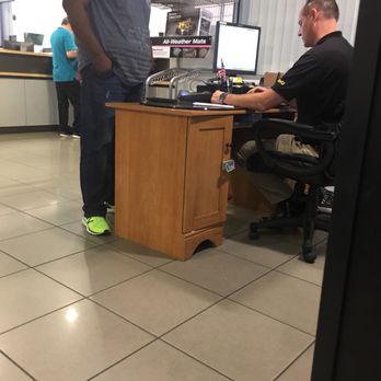 Hertz Rent A Car - He is rude, doesn't even acknowledge customers. - Car Rental Near Me - Miami, Florida
