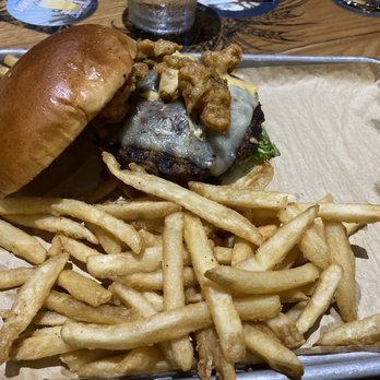 BJ's Restaurant & Brewhouse - Crispy Jalapeno Burger - Pizza Near Me - Tallahassee, Florida
