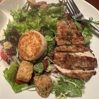 Sweetwater Tavern - Warm Goat Cheese & Spiced Pecan Salad - Breweries Near Me - Sterling, Virginia Sweetwater Tavern - Warm Goat Cheese & Spiced Pecan Salad - Breweries Near Me - Sterling, Virginia