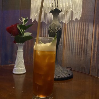 Phatsy Kline's Parlor Lounge - Cocktail Bars Near Me - Eureka, California
