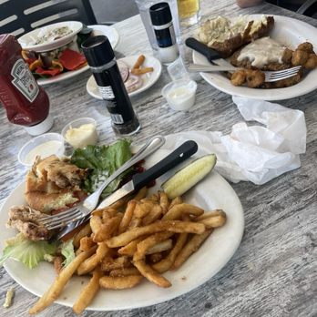 Damons Grill - Grilled Chicken Sandwich & Country Fried Steak - Seafood Near Me - Myrtle Beach, South Carolina
