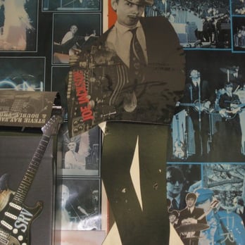 Let's Boogie Records & Tapes - Joe Jackson Promo stand up - Music & DVDs Near Me - Chicago, Illinois