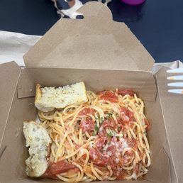 Spaghetti with marinara Spaghetti with marinara