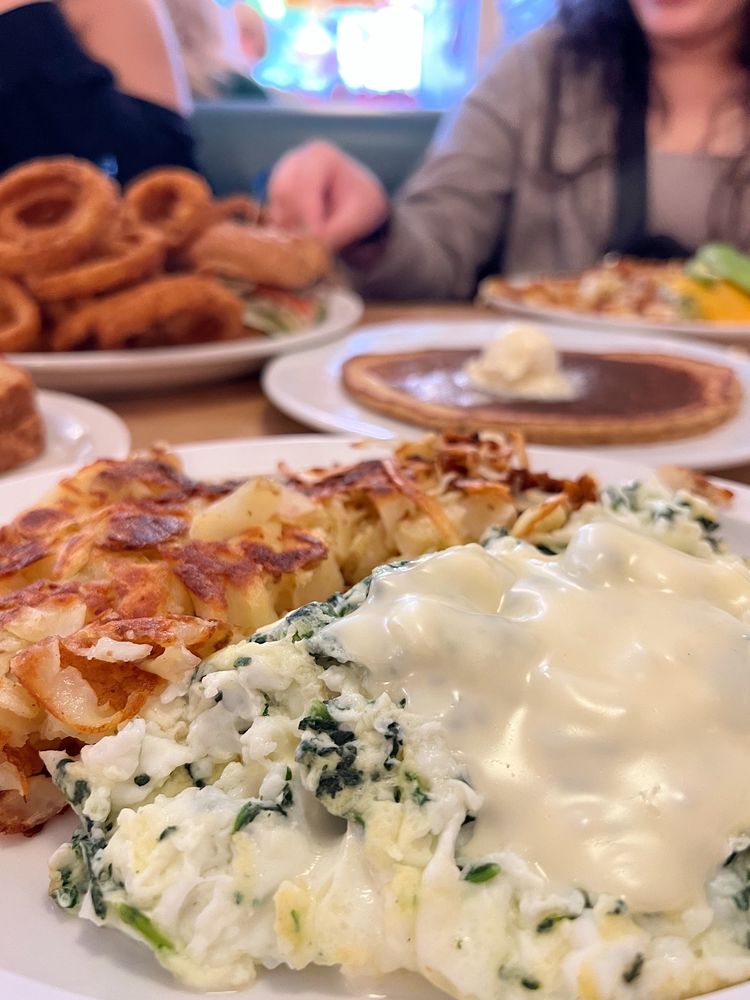 Food from Roberta's Village Inn