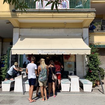 Il Massimo della Focaccia - Outside - Bakeries Near Me - Monterosso al Mare, SP