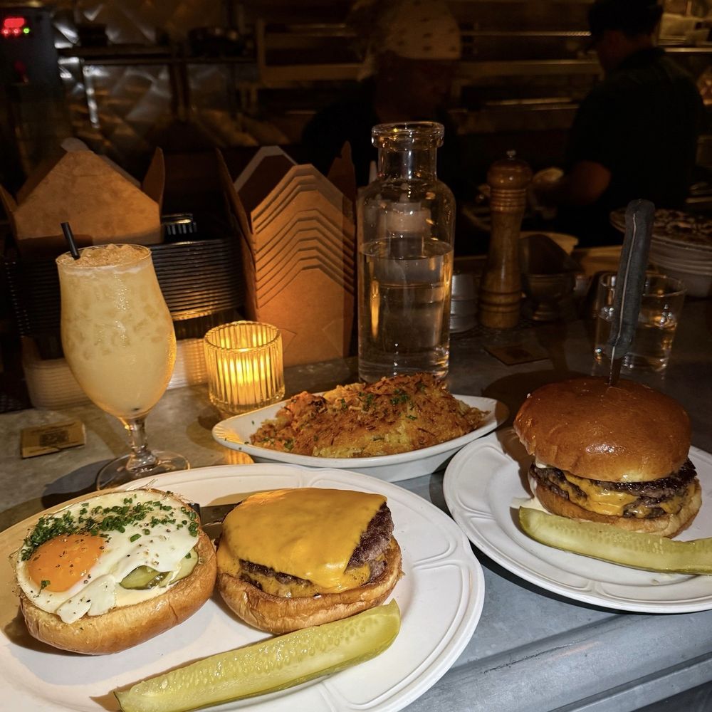 Au Cheval - Single + Double Cheeseburger - Bars Near Me - Chicago, Illinois