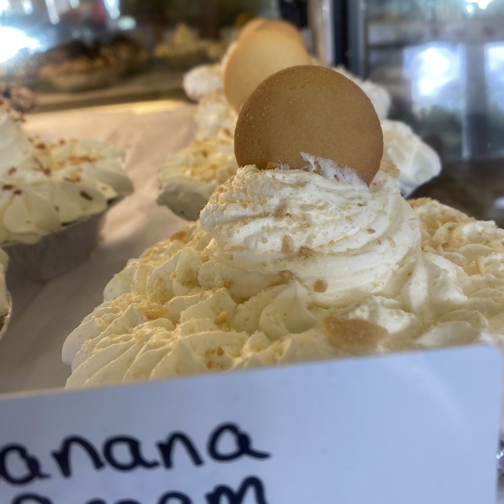 The Hot Tomato - Banana cream pie. - Bakeries Near Me - Ruskin, Florida The Hot Tomato - Banana cream pie. - Bakeries Near Me - Ruskin, Florida