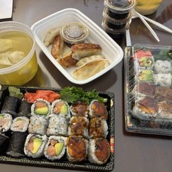 Sake Cafe - Pick three Sushi Lunch