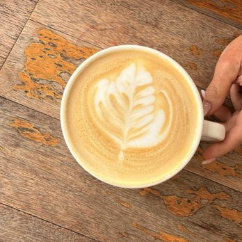 Balboa Lily's - Lavender latte - Coffee & Tea Near Me - Newport Beach, California