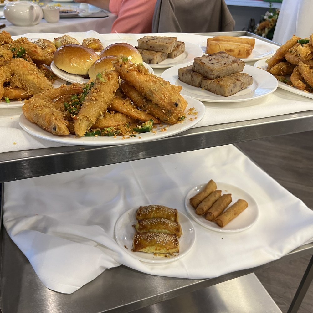 Diamond Palace - Traditional dim sum cart - Dim Sum Near Me - San Diego, California Diamond Palace - Traditional dim sum cart - Dim Sum Near Me - San Diego, California
