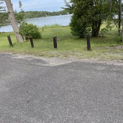 Caroga Lake Camp Ground - Picnic area next to beach