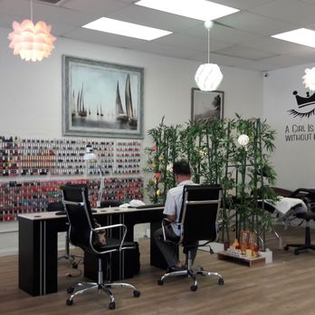 Hello Nails and Spa - Nail Salons Near Me - Lakewood, California
