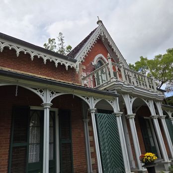 Hillary House - Landmarks & Historical Buildings Near Me - Aurora, Ontario Hillary House - Landmarks & Historical Buildings Near Me - Aurora, Ontario