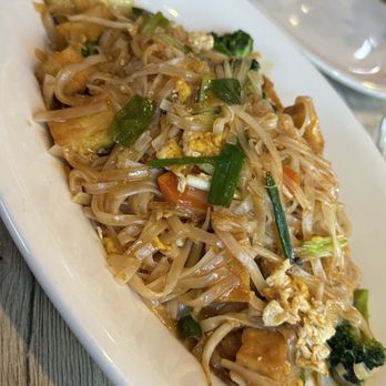 Fresh & Natural Thai Kitchen - Chicken pad Thai - Thai Near Me - Sedona, Arizona Fresh & Natural Thai Kitchen - Chicken pad Thai - Thai Near Me - Sedona, Arizona