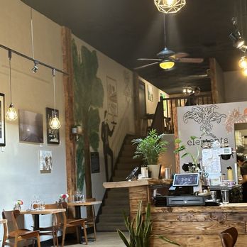 Elements Restaurant - Breakfast & Brunch Near Me - Vancouver, Washington